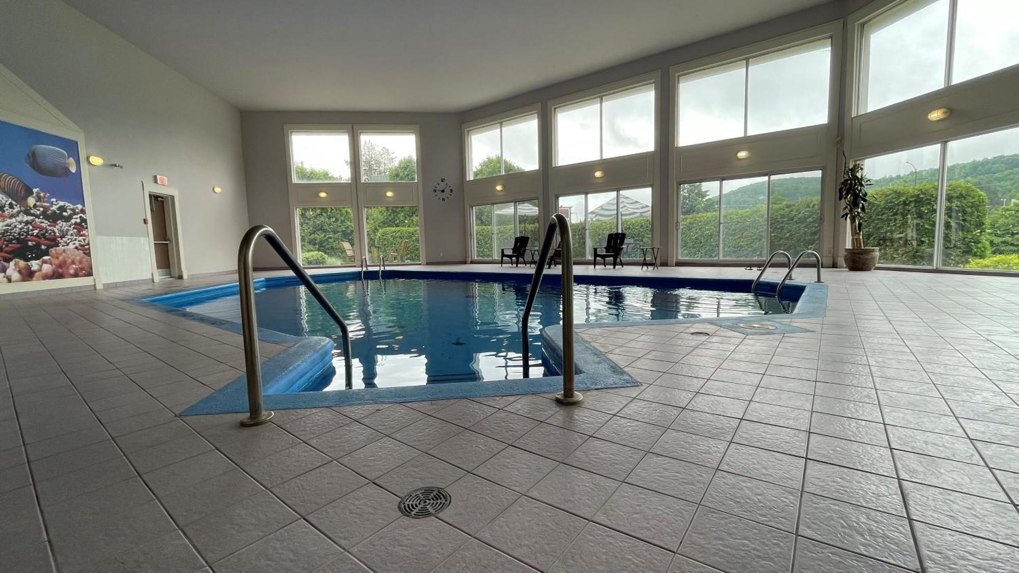 Hotel Vacances Tremblant Mont-Tremblant Zewnętrze zdjęcie